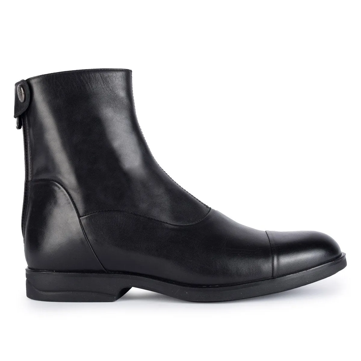 1003<br>Short boots in black calf leather