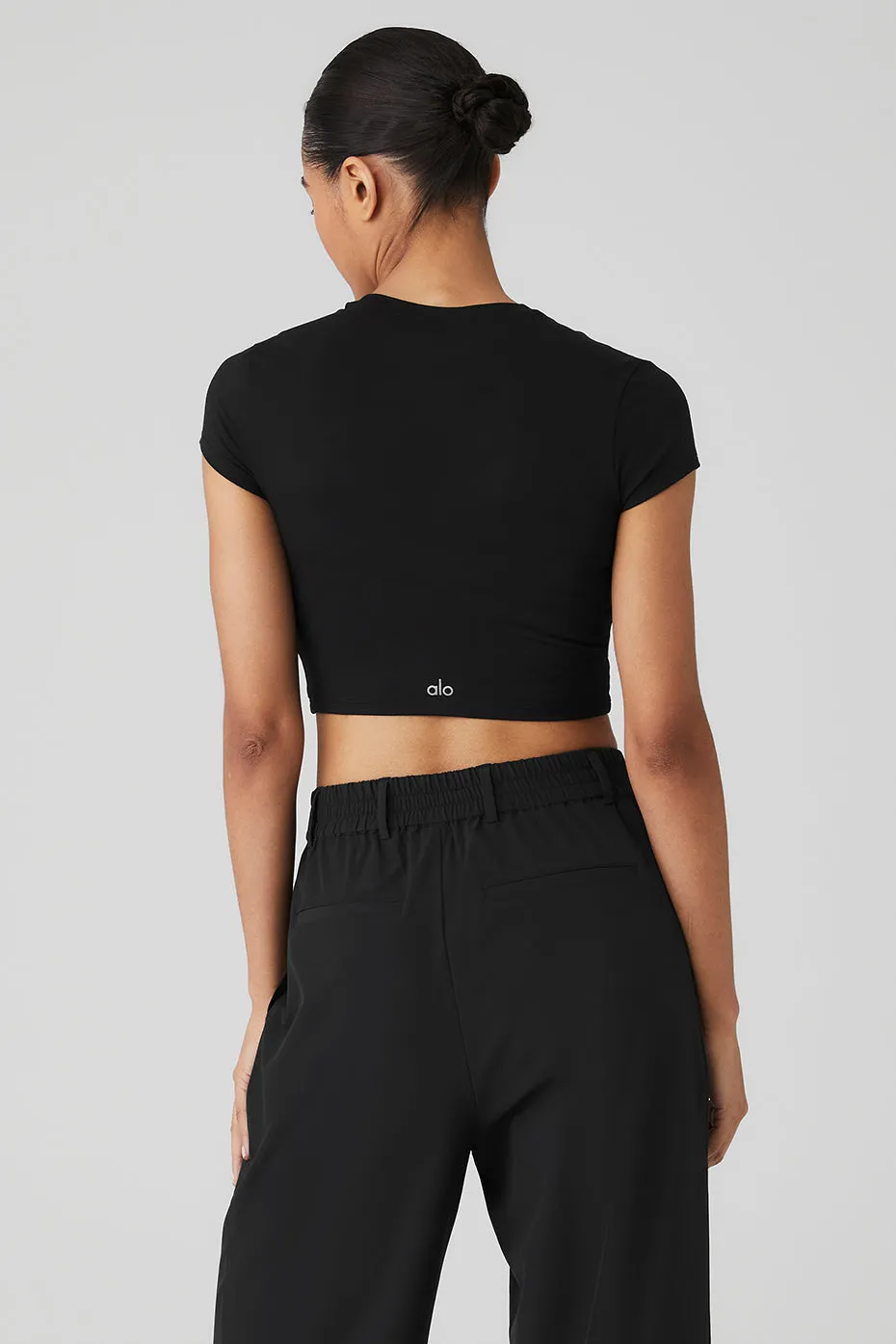 Alosoft Crop Finesse Short Sleeve - Black