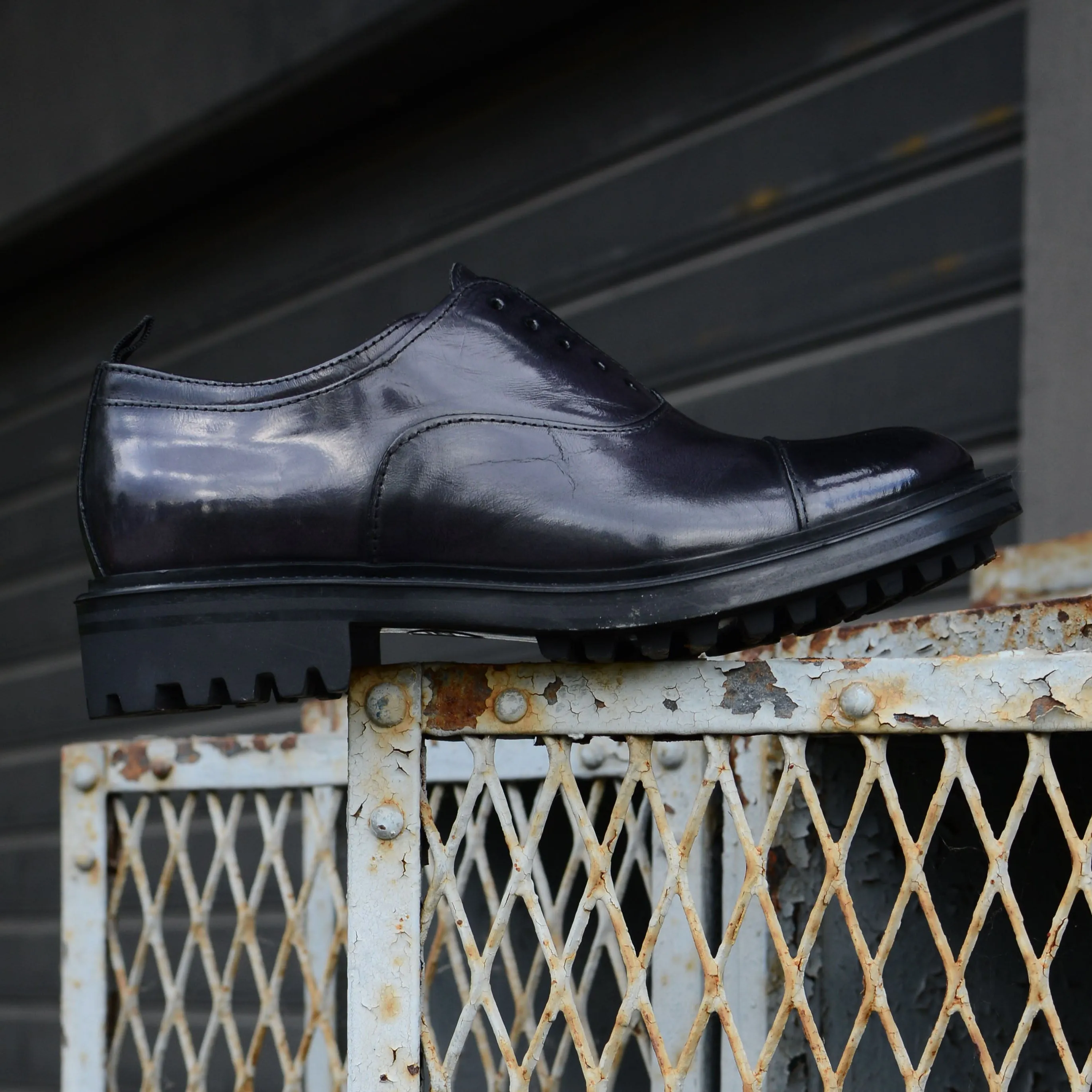 BRIDGE 04 - british shoes leather BLACK