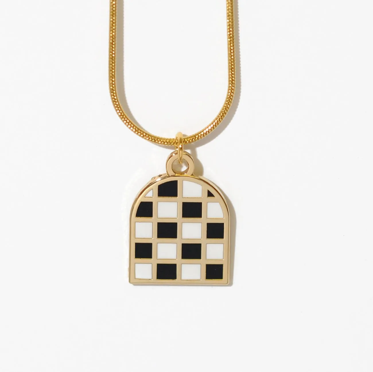 Checkered arch necklace