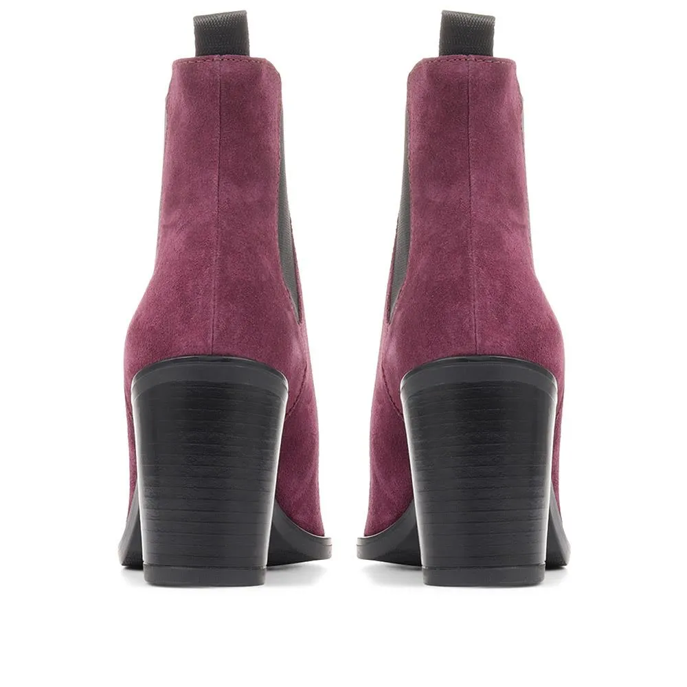 Clair Heeled Chelsea Boots - CLAIR / 322 538