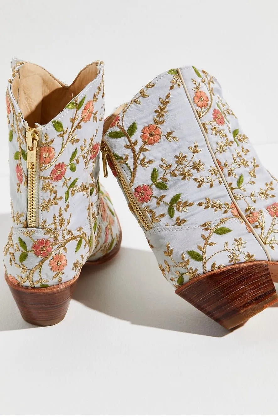 ELOISE EMBROIDERED ANKLE BOOTS X FREE PEOPLE