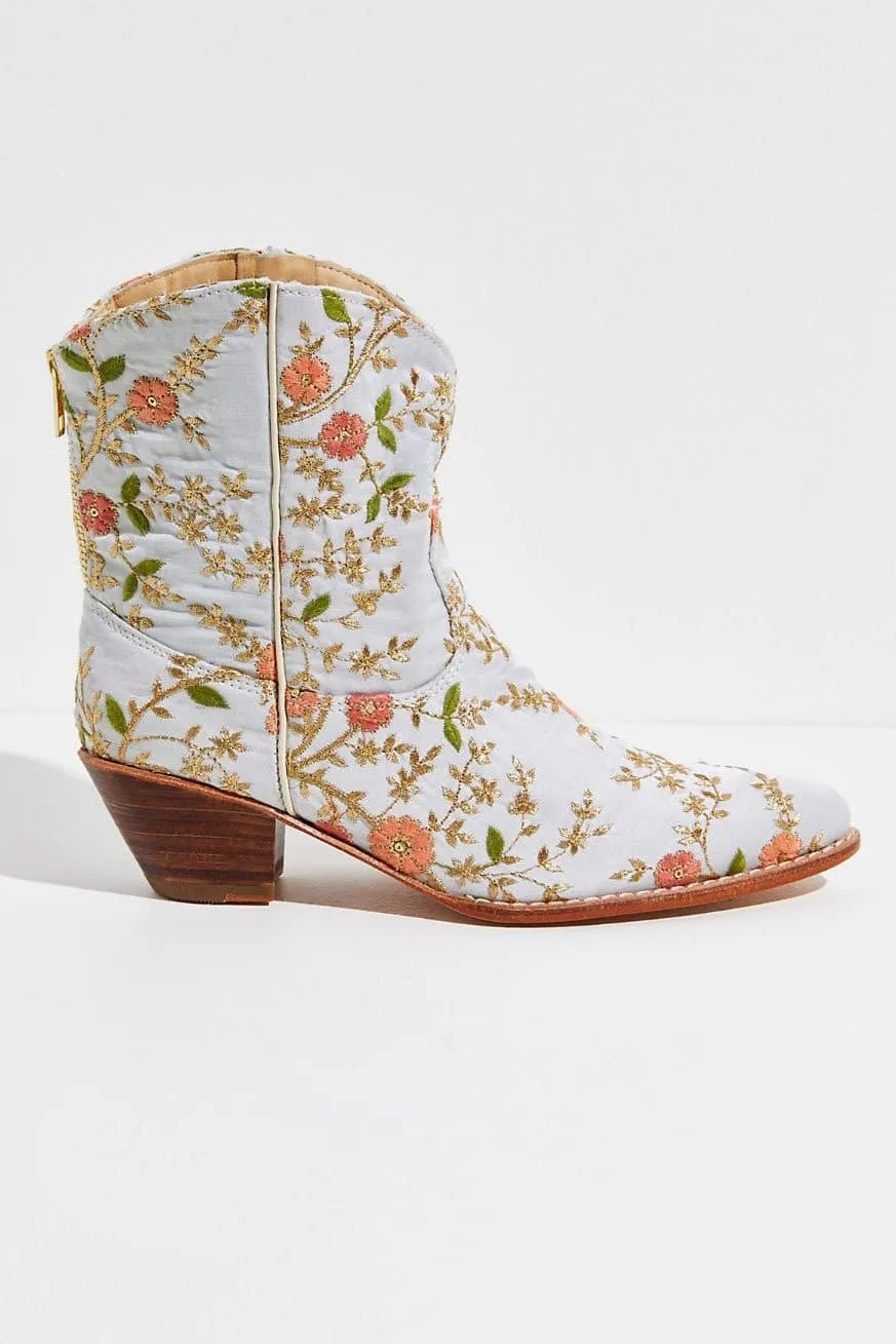 ELOISE EMBROIDERED ANKLE BOOTS X FREE PEOPLE