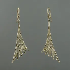 Fashionable gold earrings