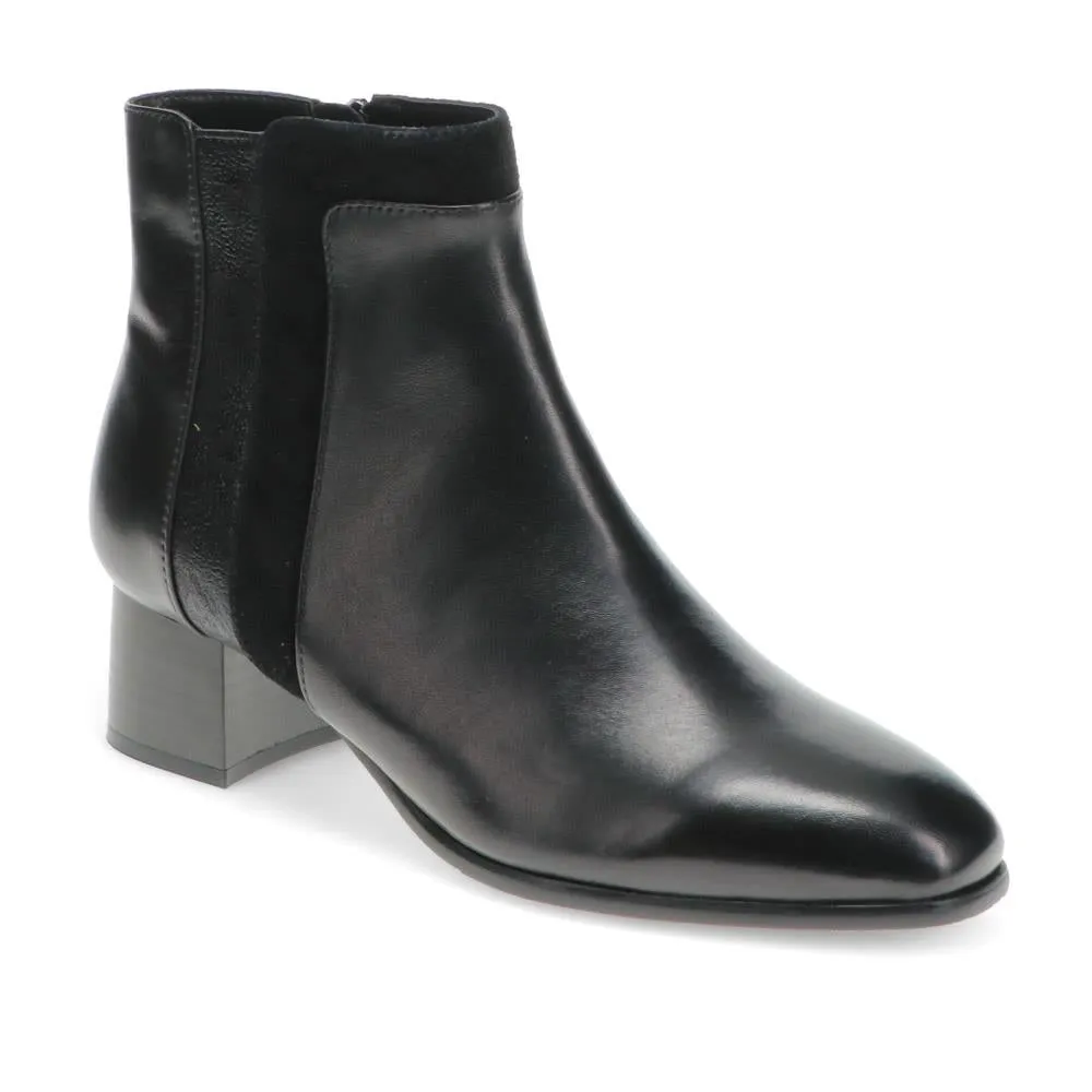 Leather Block Heel Ankle Boots - SINO40510 / 326 263