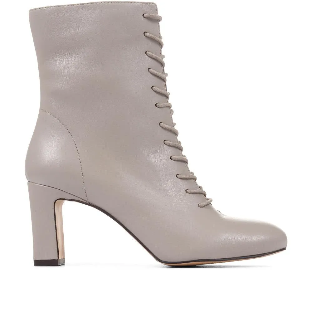 Lenore Heeled Leather Ankle Boots - LENORE / 322 353